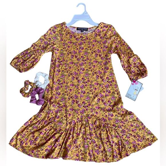 THREE PINK HEARTS Other - NWT 3 Pink Hearts Girls Dress Size Medium With Matching Scrunchies